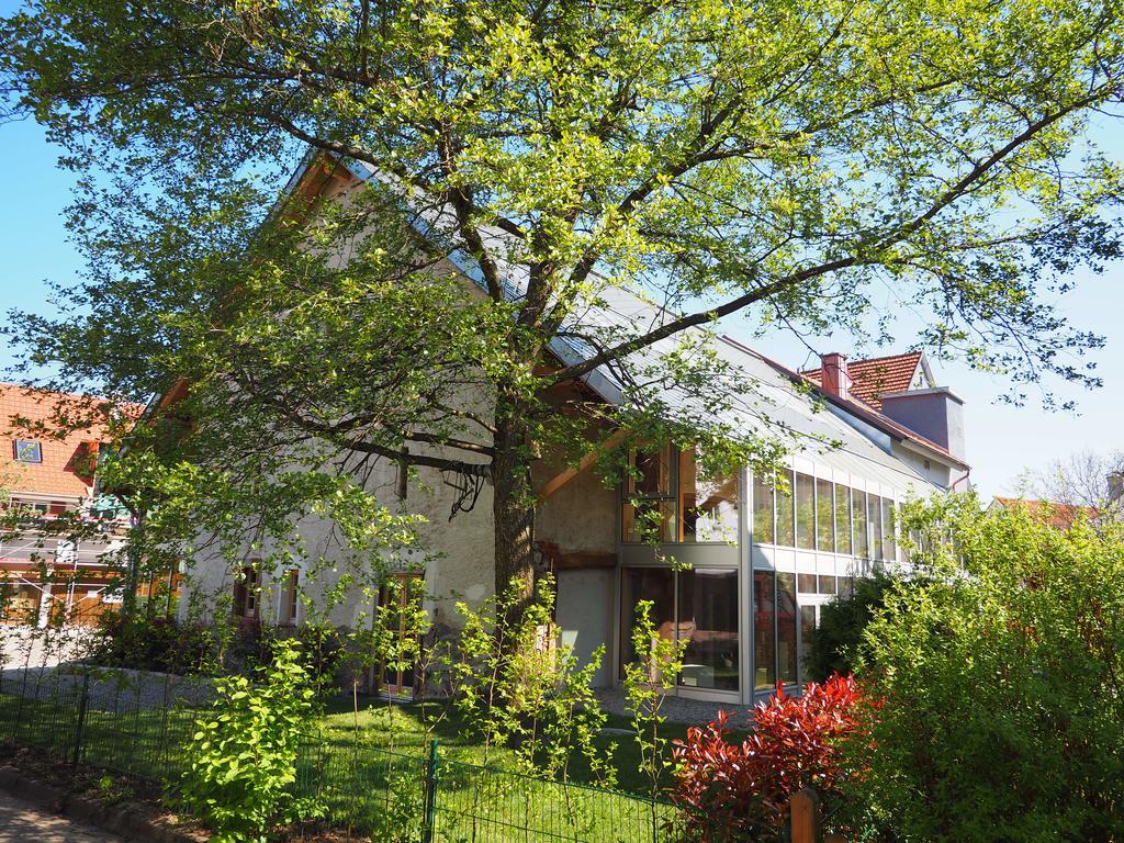 DIE KRONE - Hotel Garni Kirchzarten Buitenkant foto